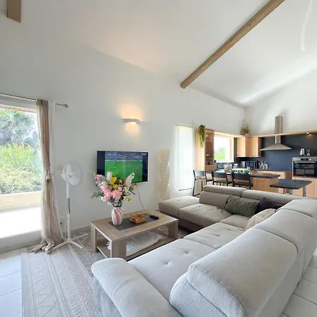 La Vigna, House With Pool & Panoramic View Bathernay